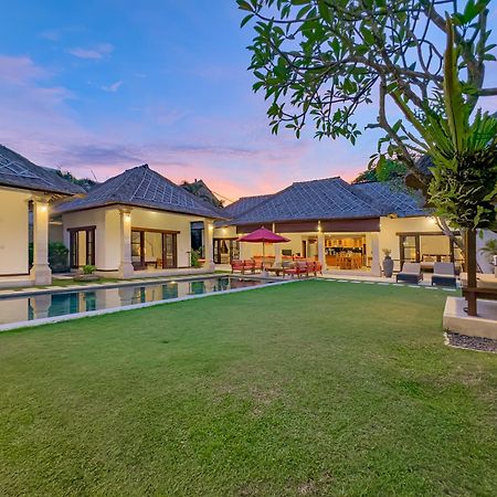 Villa Bugis Drupadi Seminyak Luaran gambar