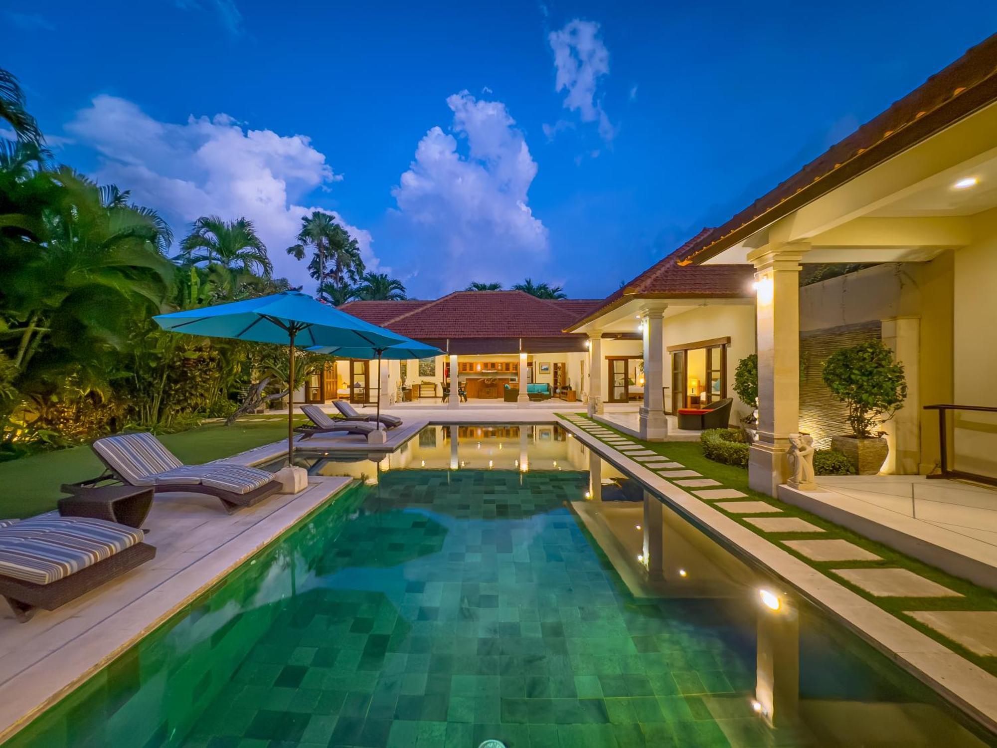 Villa Bugis Drupadi Seminyak Luaran gambar