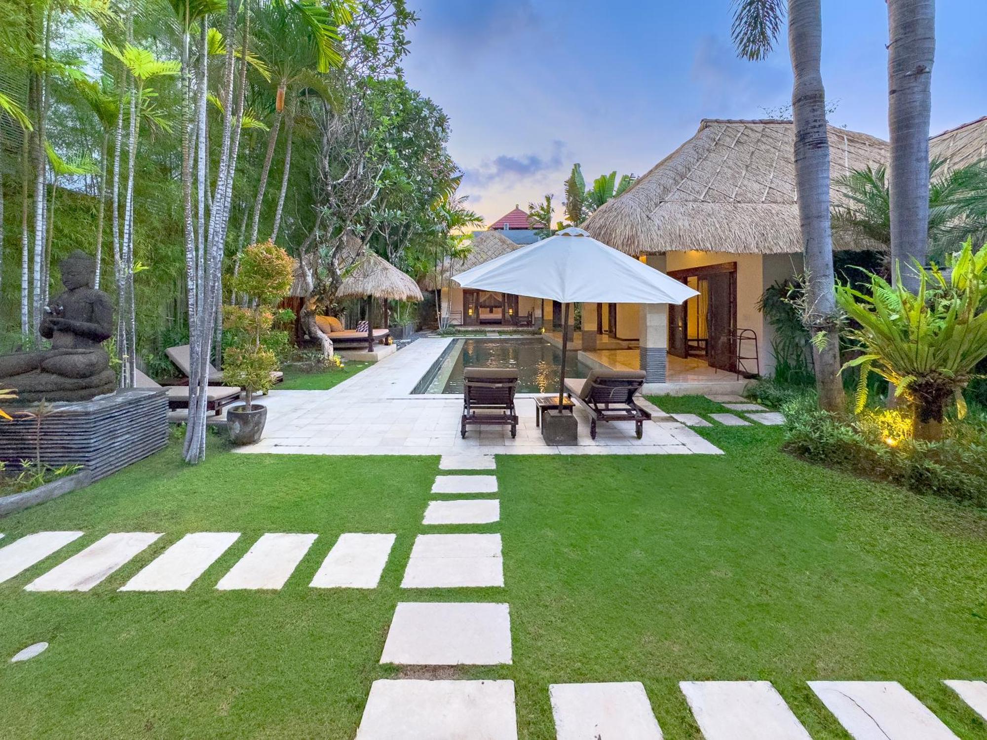 Villa Bugis Drupadi Seminyak Luaran gambar